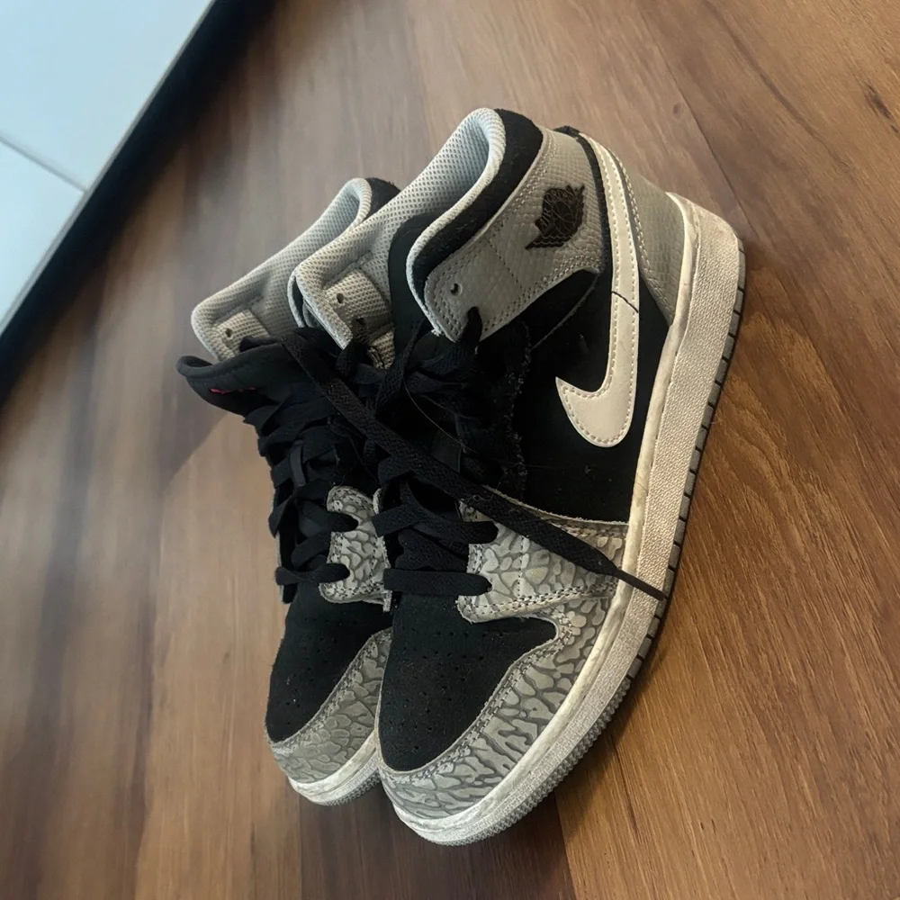 Jordan Air gray and black - Picture 2 of 5